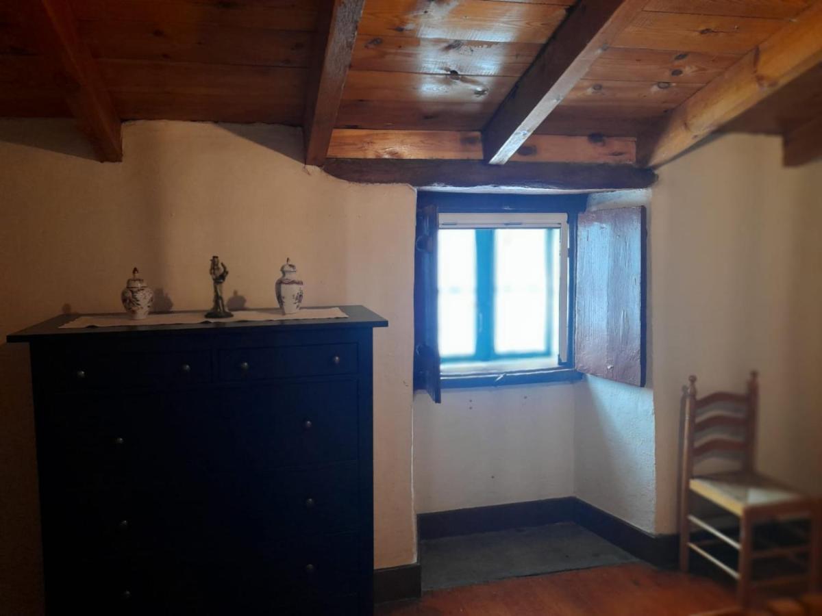 Rectoral De Romean Hostel O Corgo